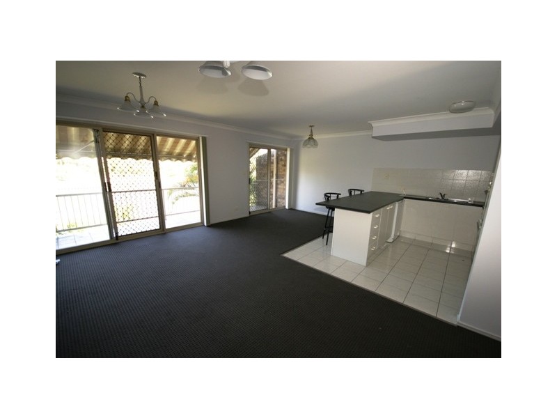 3/4 Lowood Crt, Varsity Lakes QLD 4227