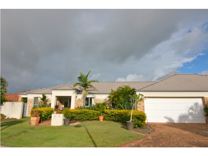 6 Bella Donna Place, Robina QLD 4226