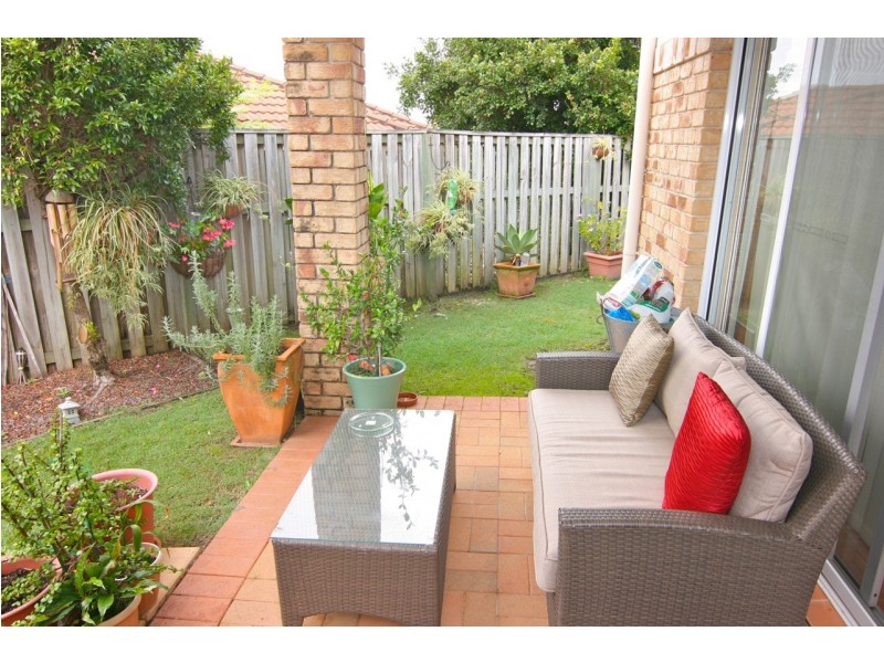 6 Bella Donna Place, Robina QLD 4226