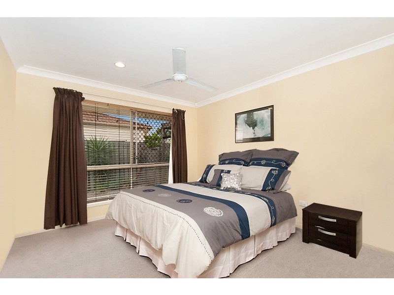 27 Merrilaine Circuit, Merrimac QLD 4226