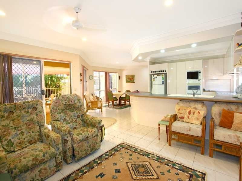 10 Julatten Drive, Robina QLD 4226