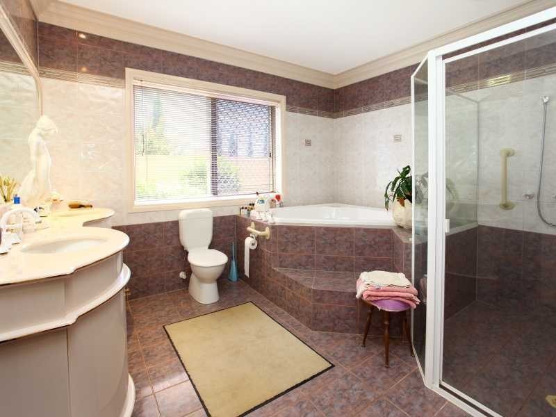 10 Julatten Drive, Robina QLD 4226