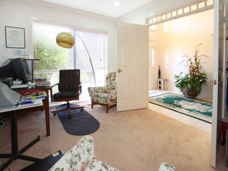 10 Julatten Drive, Robina QLD 4226