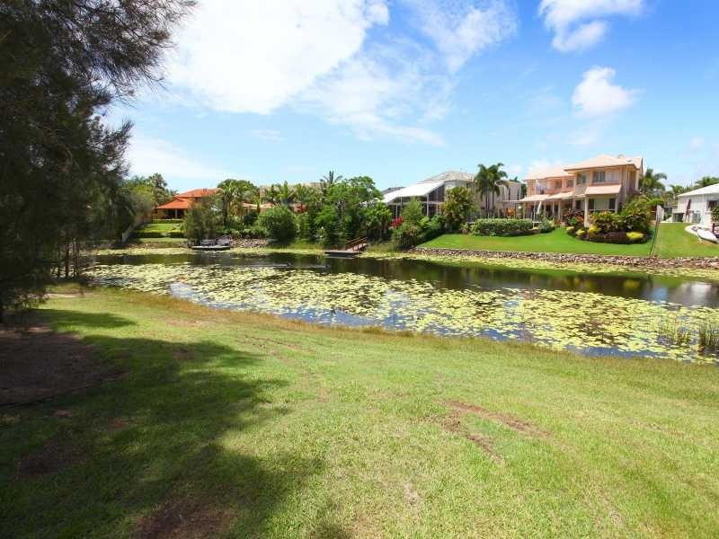 10 Julatten Drive, Robina QLD 4226