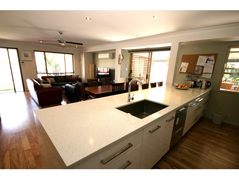 12 Ninnes Street, Mudgeeraba QLD 4213