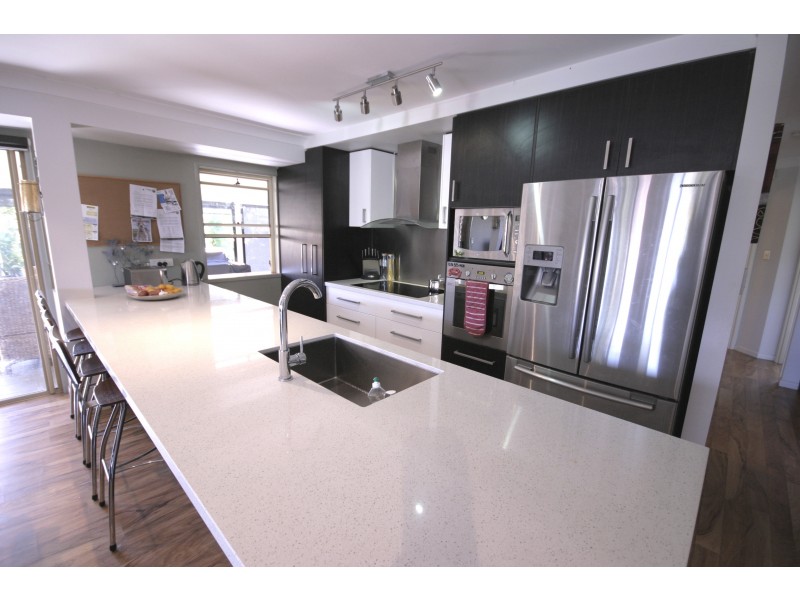 12 Ninnes Street, Mudgeeraba QLD 4213