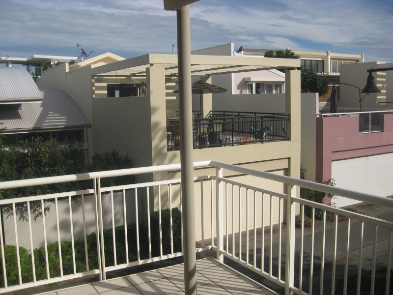 1/26 Moores Crescent, Varsity Lakes QLD 4227