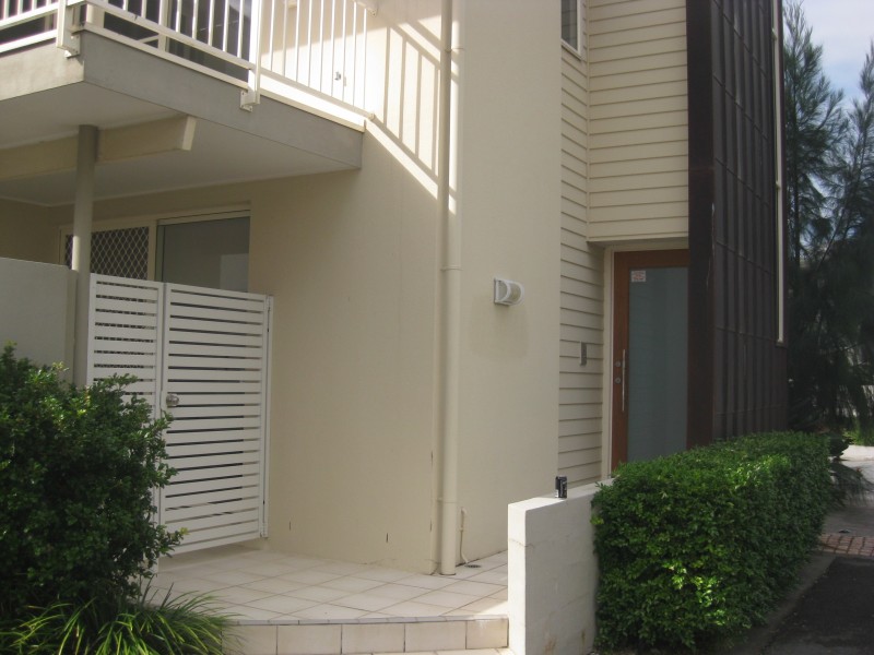 1/26 Moores Crescent, Varsity Lakes QLD 4227