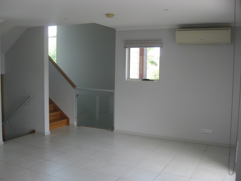 1/26 Moores Crescent, Varsity Lakes QLD 4227