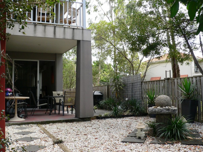 17 Comore Drive, Varsity Lakes QLD 4227