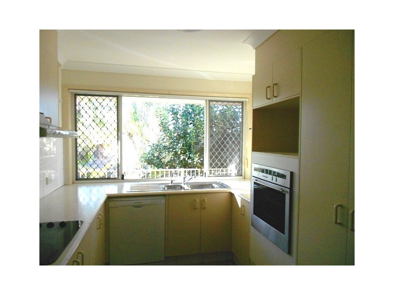 2/1 Ruby Court, Burleigh Waters QLD 4220