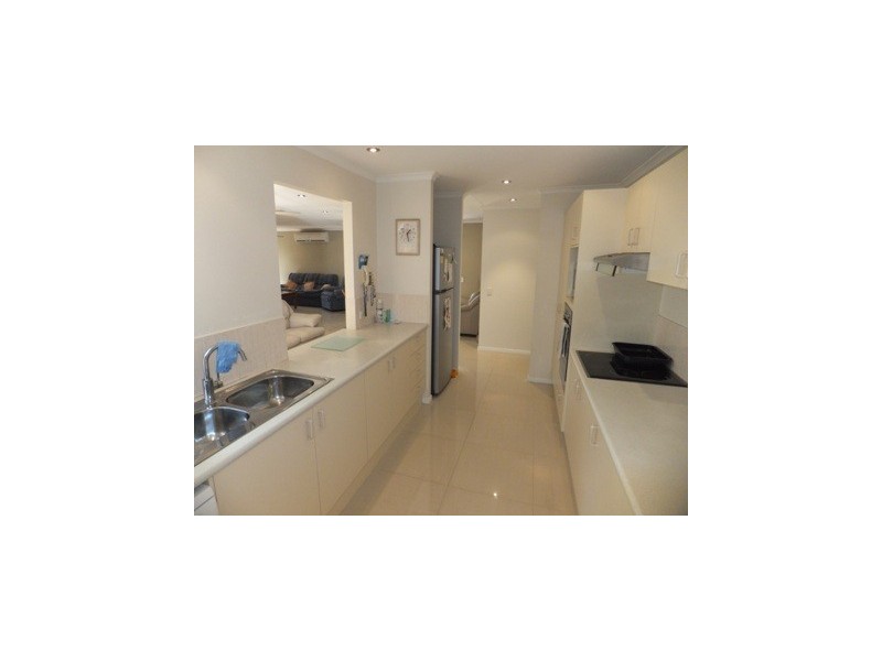 9 Parkside Circuit, Robina QLD 4226