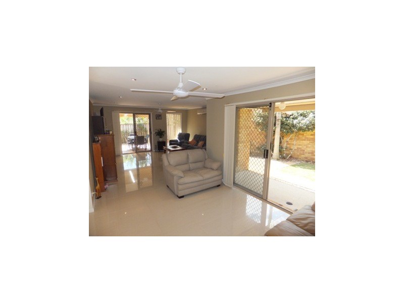 9 Parkside Circuit, Robina QLD 4226