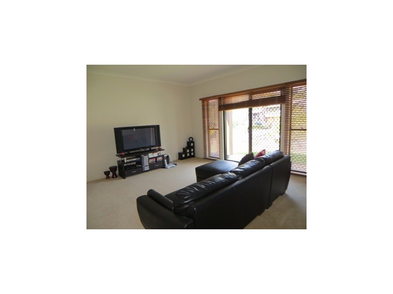 16 Molonglo Close, Reedy Creek QLD 4227