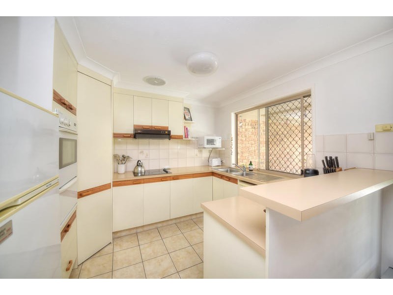 2 / 89 Treeview Drive, Burleigh Waters QLD 4220