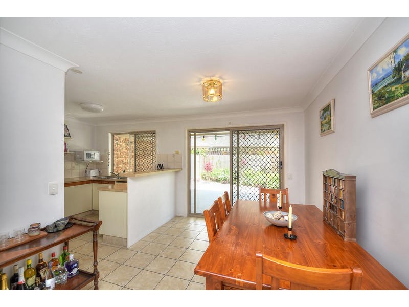 2 / 89 Treeview Drive, Burleigh Waters QLD 4220