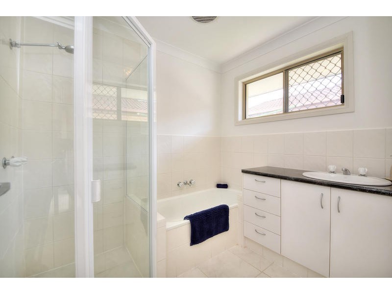 18 Regensberg Close, Varsity Lakes QLD 4227