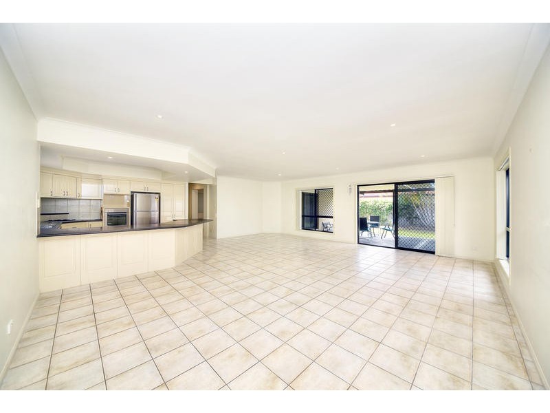 6 Tropicana Circuit, Burleigh Waters QLD 4220