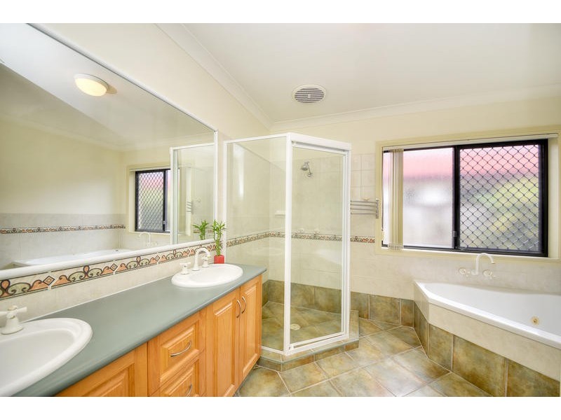 6 Tropicana Circuit, Burleigh Waters QLD 4220