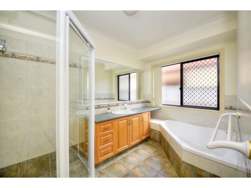 6 Tropicana Circuit, Burleigh Waters QLD 4220