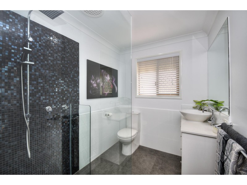 9 Maple Court, Burleigh Waters QLD 4220