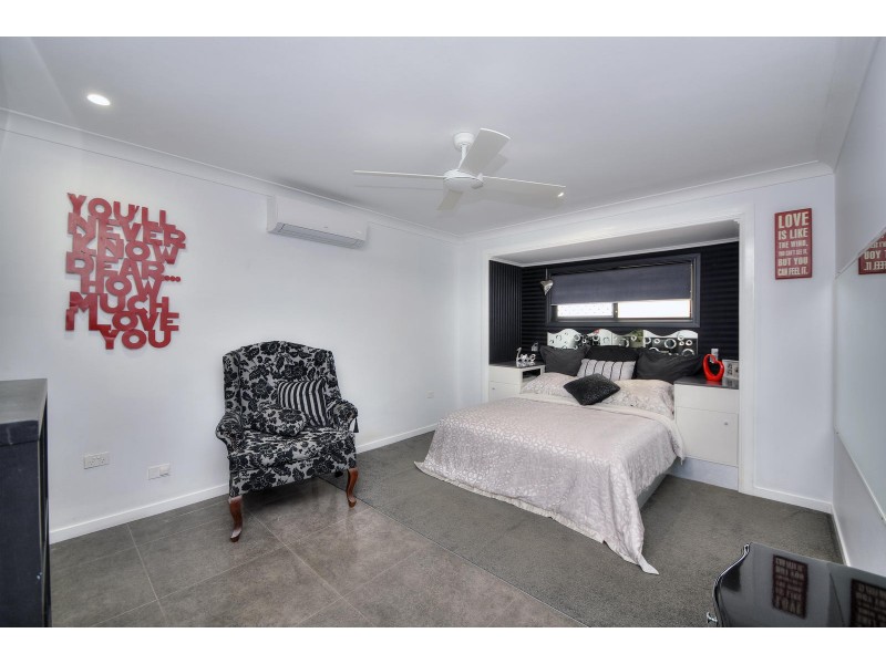 9 Maple Court, Burleigh Waters QLD 4220