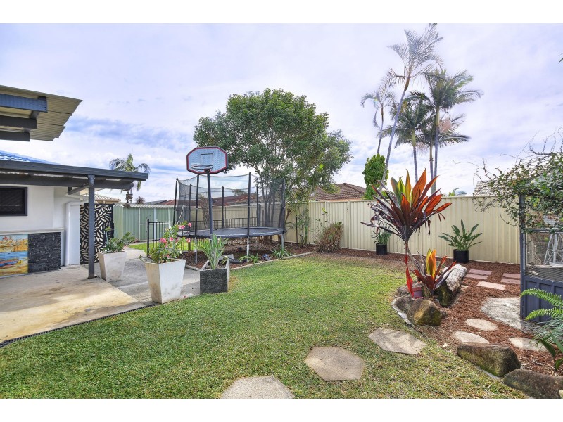 9 Maple Court, Burleigh Waters QLD 4220