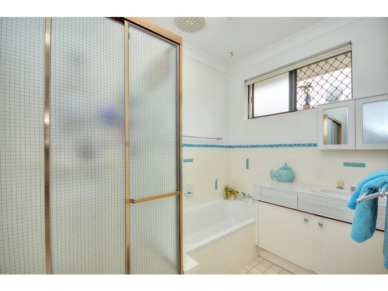 2 / 19 Doggett Drive, Miami QLD 4220