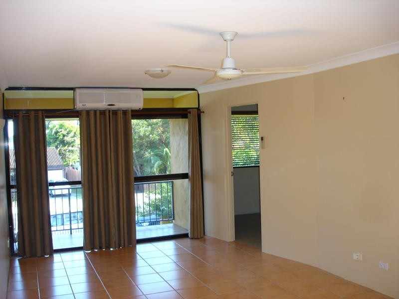 / 4 Oceanic Drive, Mermaid Waters QLD 4218