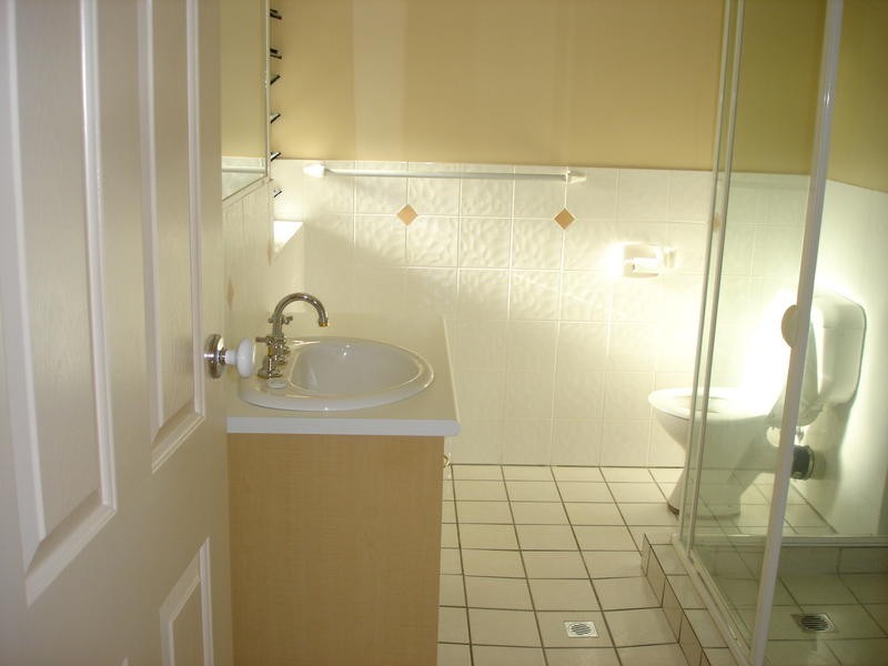 / 4 Oceanic Drive, Mermaid Waters QLD 4218