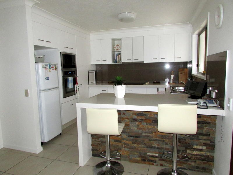 2 / 12 Elwood Court, Burleigh Waters QLD 4220