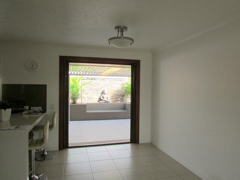 2 / 12 Elwood Court, Burleigh Waters QLD 4220