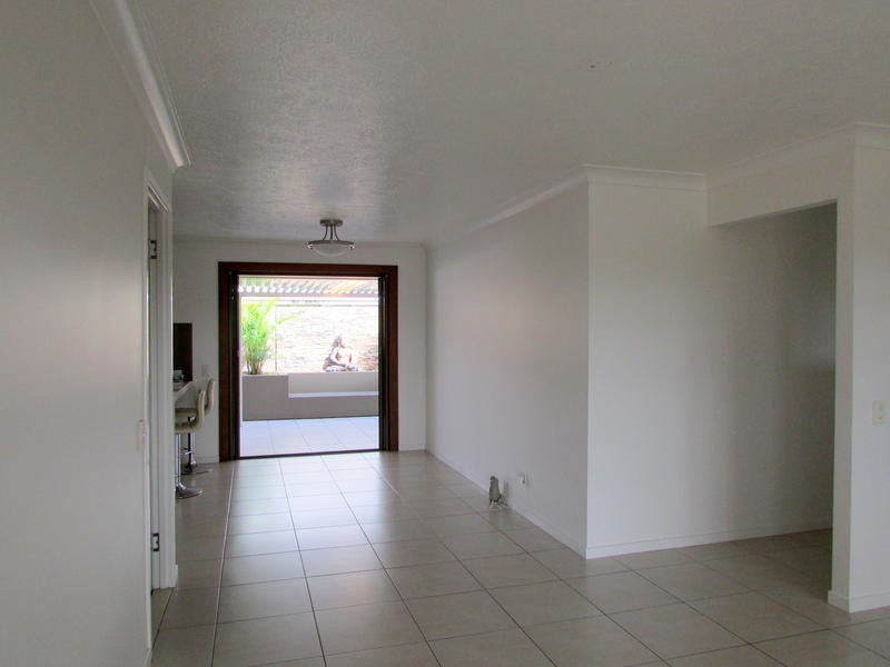 2 / 12 Elwood Court, Burleigh Waters QLD 4220