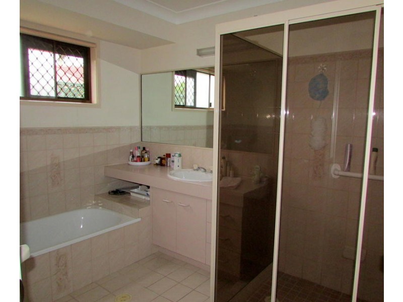 2 / 12 Elwood Court, Burleigh Waters QLD 4220