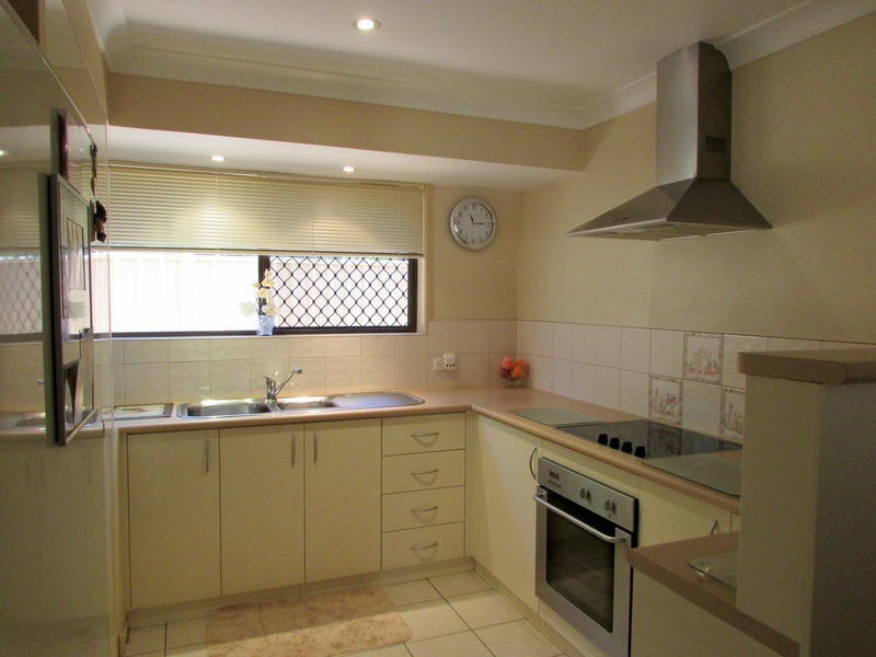 4 /68 Mattocks Road, Varsity Lakes QLD 4227