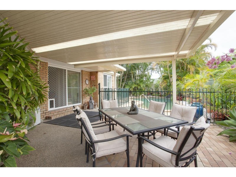 95 Acanthus Avenue, Burleigh Waters QLD 4220