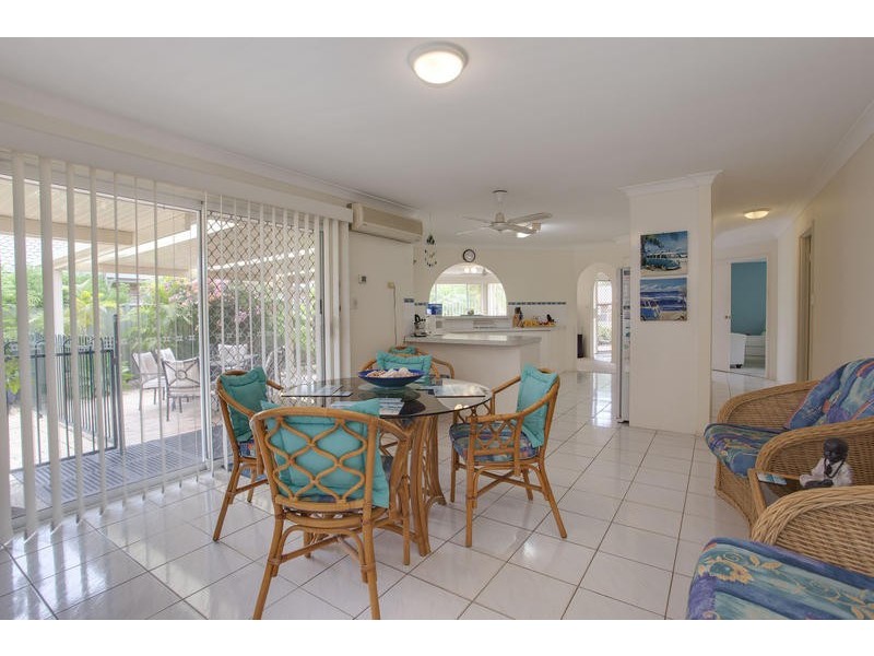 95 Acanthus Avenue, Burleigh Waters QLD 4220
