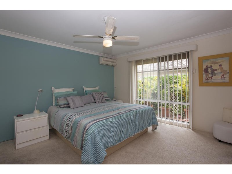 95 Acanthus Avenue, Burleigh Waters QLD 4220