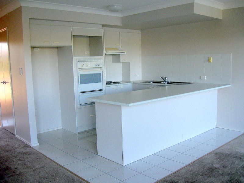 6 / 4 Lowood Court, Varsity Lakes QLD 4227