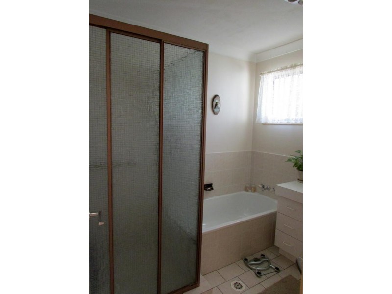 1 / 77 Treeview Drive, Burleigh Waters QLD 4220