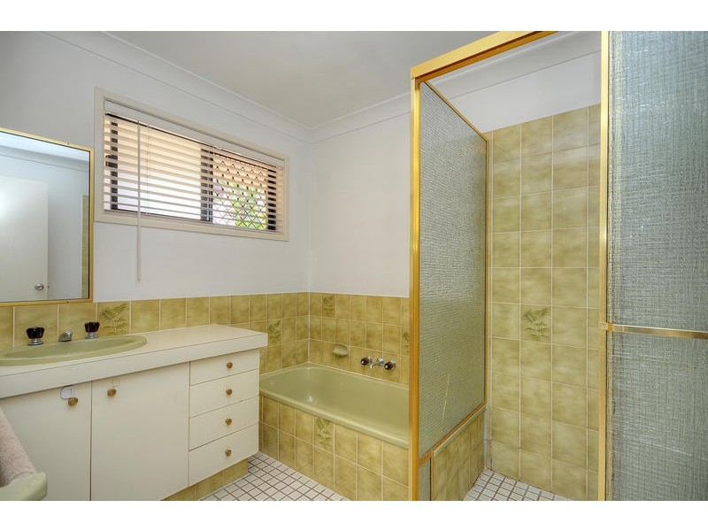 12 Coachwood Court, Burleigh Waters QLD 4220