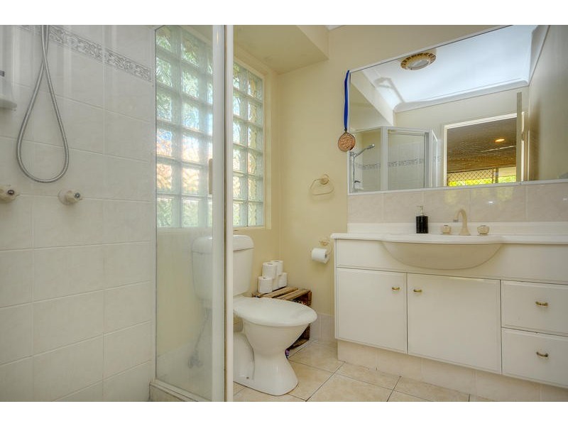 10 Gardendale Crescent, Burleigh Waters QLD 4220