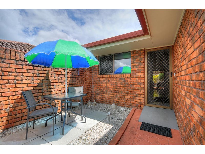 8 / 4 Redleaf Court, Burleigh Waters QLD 4220