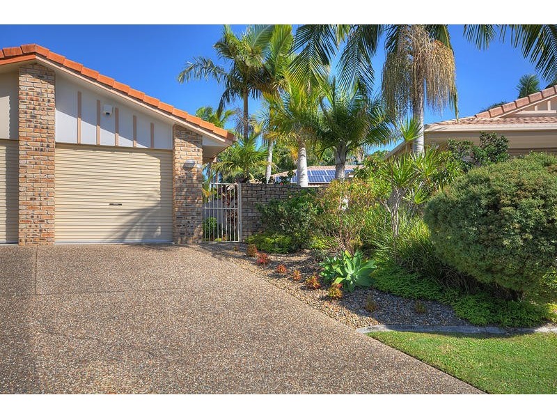 2 / 9 Valmai Court, Burleigh Waters QLD 4220