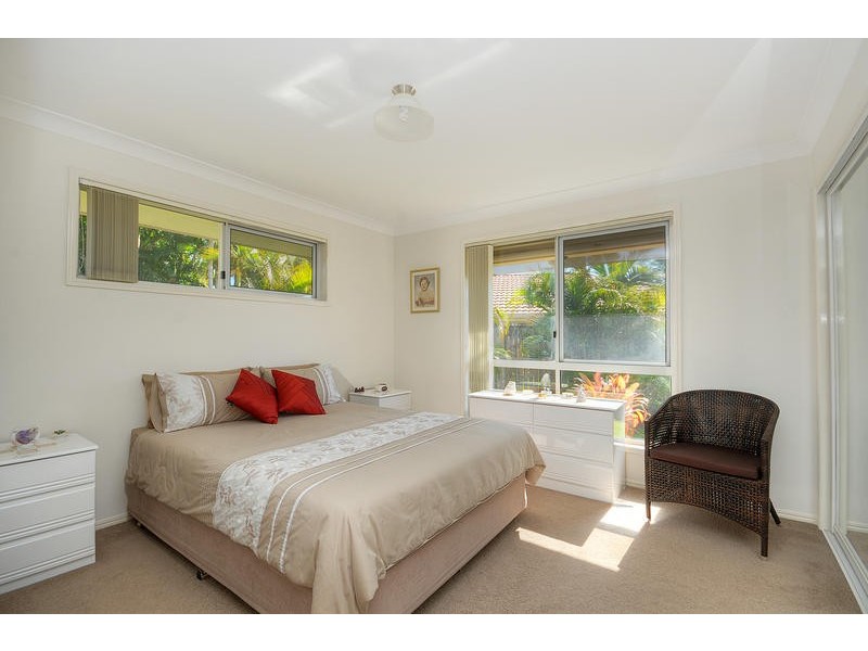 2 / 9 Valmai Court, Burleigh Waters QLD 4220