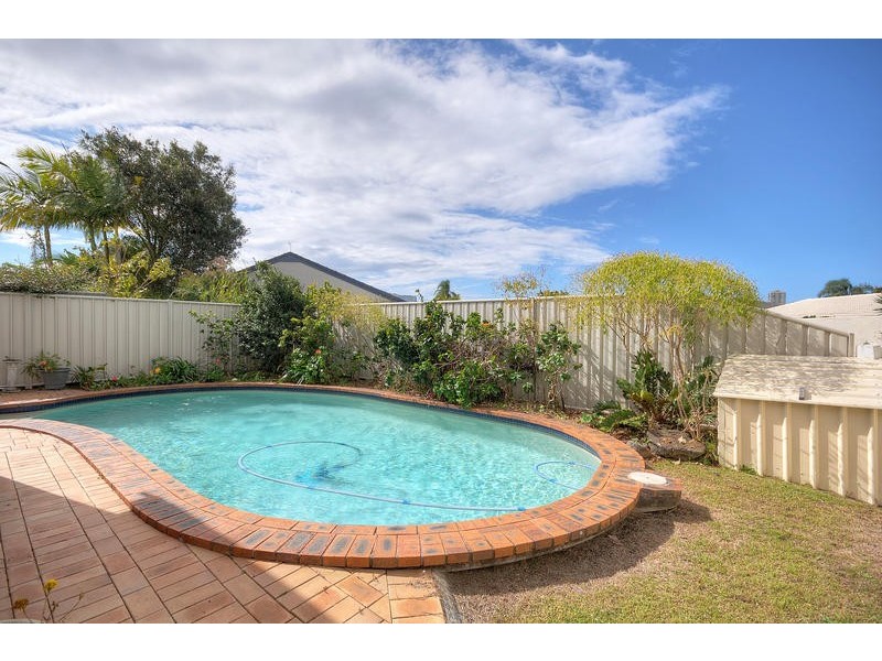 17 Avocet Avenue, Burleigh Waters QLD 4220