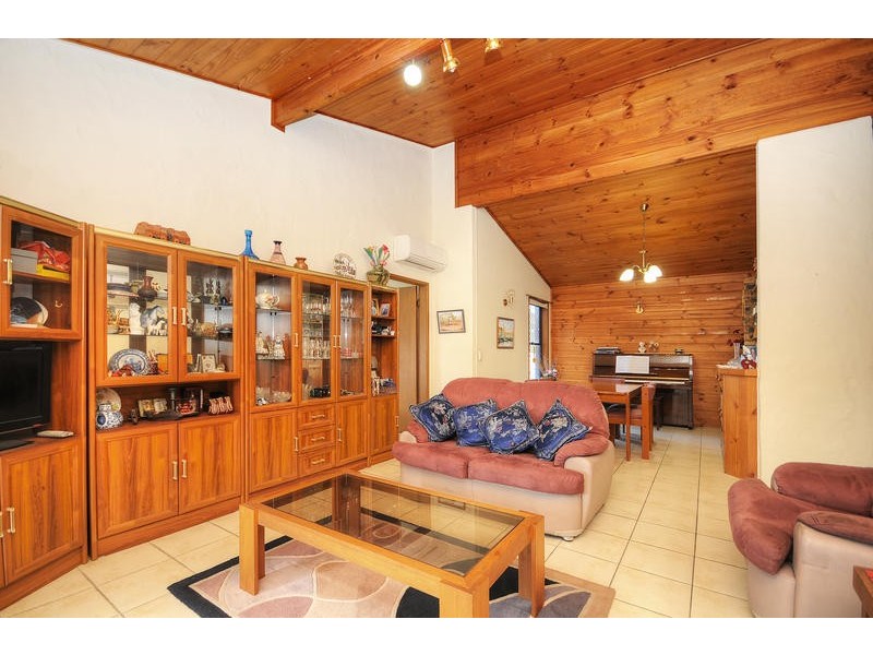 17 Avocet Avenue, Burleigh Waters QLD 4220