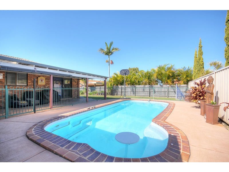 4 Maple Court, Burleigh Waters QLD 4220