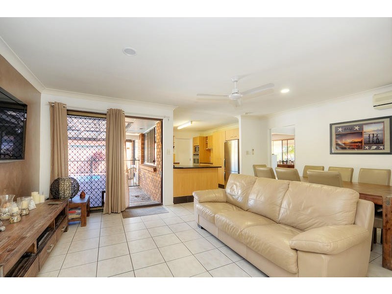 4 Maple Court, Burleigh Waters QLD 4220