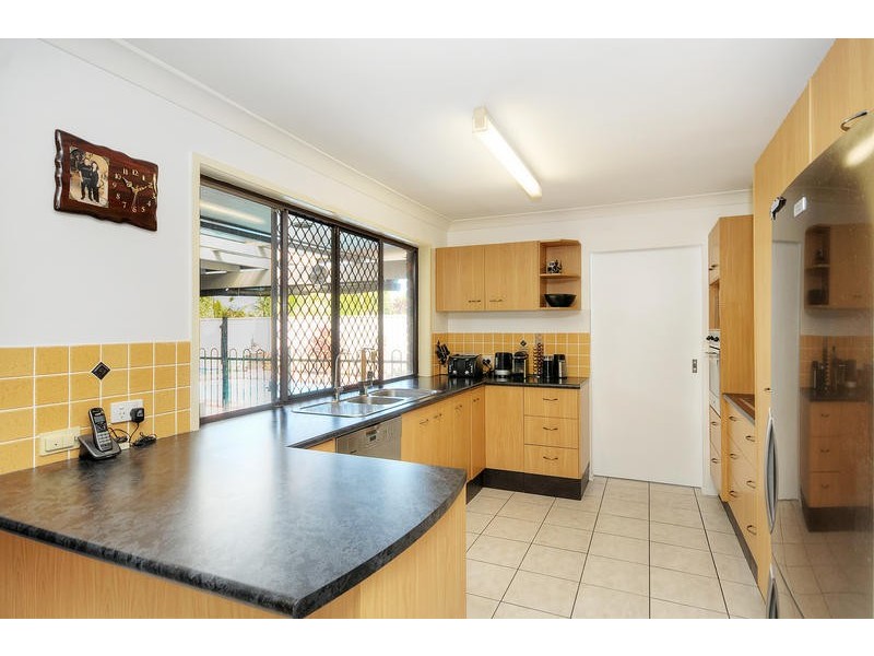 4 Maple Court, Burleigh Waters QLD 4220